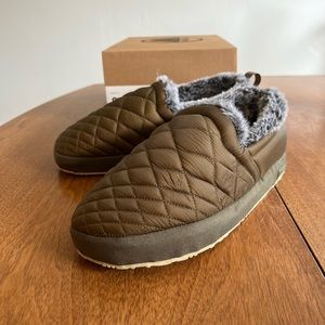 NWT Malibu Sandals Slippers